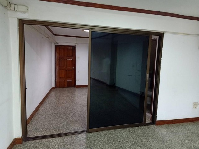 For Rent อาคารพาณิชย์ 4 ชั้น ถนนพหลโยธิน 32 ซอยเสนานิคม 1