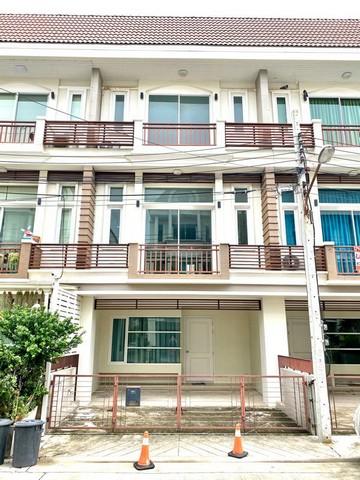 รหัสรัพย์ KR1740 ให้เช่า ทาวน์โฮม 3ชั้น โครงการพรีเมี่ยมเพลส5  ซอยนวลจันทร์ รามอินทรา40 