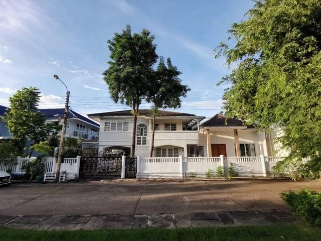  ให้เช่าโฮมออฟฟิศพร้อมโกดัง พื้นที่ 350 ตรม.บ้านหน้าทะเลสาบหมู่บ้านชวนชื่นพัฒนาการ57