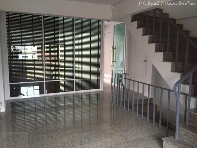 ให้เช่าโฮมออฟฟิส Loft Style 4.5 ชั้น 300 ตร.ม. สาทรซอย 1 ใกล้ MRT ลุมพินี และ MRT คลองเตย 