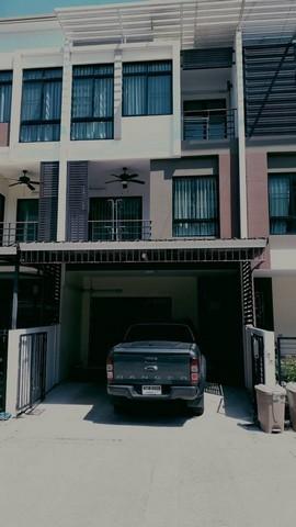 HR 4207 ให้เช่าทาวน์โฮม 3 ชั้น ซิกเนเจอร์ เอกชัย บางบอน เฟอร์ครบ