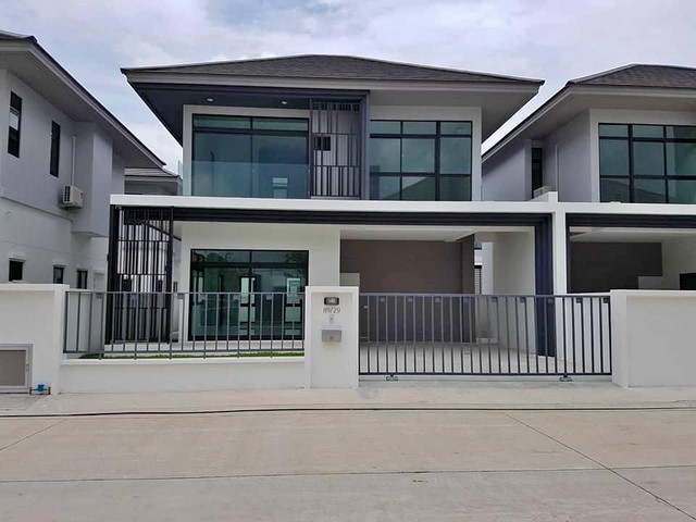 For Rent บ้านเดี่ยว 2 ชั้น หมู่บ้าน Aura Lux รามคำแหง 94 สไตล์โมเดิร์น  