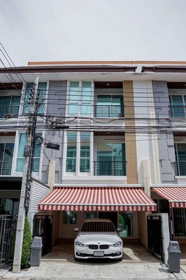 ให้เช่า-ขาย ทาวน์โฮม 3 ชั้น บ้านกลางเมือง ลาดพร้าว 87