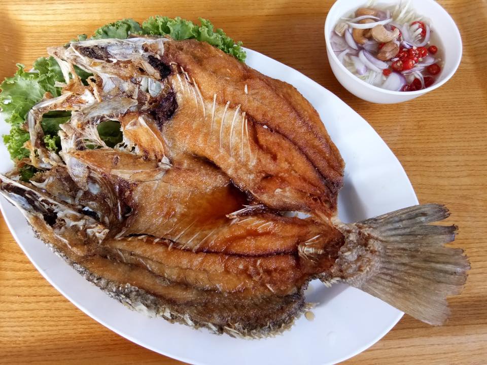 ครัวย่าโรม คลองโคน Riverside Seafood Restaurant