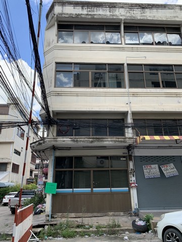 ขายอาคารพาณิชย์ 1 คูหา 3.5 ชั้น 18.2 ตร-วา ซอยลาดพร้าว132 แหล่งชุมชน เดินทางสะดวก เขตบางกะปิ 