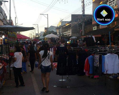  San kamphang Saturday walking street market