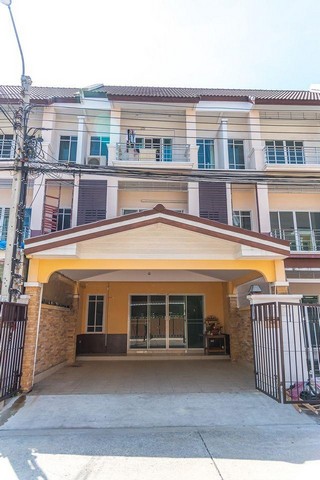 For Rent ทาวน์โฮม3ชั้น ย่านศรีนครินทร์ ใกล้โลตัสศรีนครินทร์ ใกล้BTSศรีเทพา  