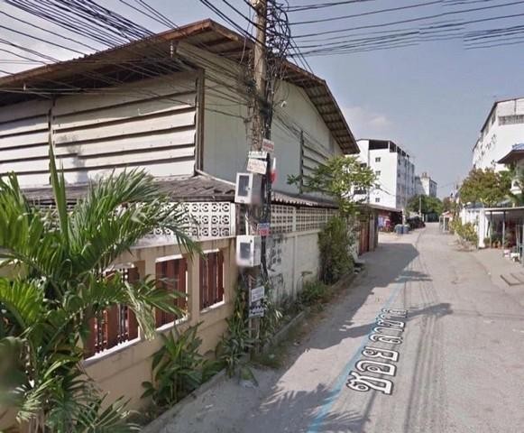 ขายโกดังพร้อมที่พัก ติดถนนลาซาล เนื้อที่ 106 ตารางวา ใกล้รถไฟฟ้าศรีลาซาล-ศรีนครินทร์