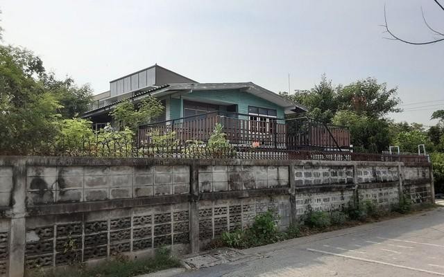 PB38ขายที่ดิน 161 ตร.ว. ย่านถนนรามอินทรา  กม.5 พร้อมสิ่งปลูกสร้าง 