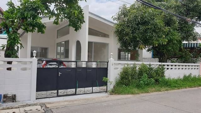 บ้านเดี่ยวให้เช่าย่านเสนานิคม ลาดพร้าว เนื้อที่ 56ตรว 3นอน 2น้ำ 25000ต่อเดือน