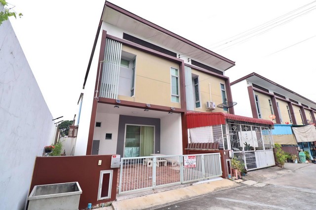 DD00179 ขายบ้านแฝด หมู่บ้านโมโน เพชรเกษม - เศรษฐกิจ 39 ห้องมุมใน หน้าบ้านหันทางทิศใต้