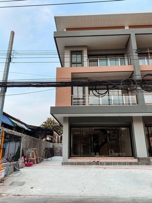 ให้เช่า ทาวน์โฮม 3 ชั้น ซ.รามอินทรา 19 เหมาะสำหรับทำโฮมออฟฟิศ