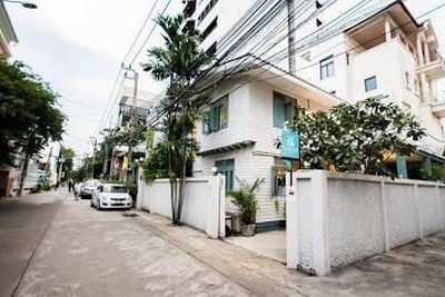 ให้เช่า บ้านเดี่ยว 2 ชั้น ซ.สุขุมวิท 8 ใกล้ BTS นานา