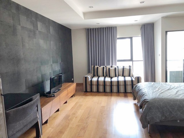 ขายคอนโดหรู บนถนนสาทร Sathorn Garden Condo ขนาด 41 ตร.ม. (Stu.) พร้อมที่จอดรถส่วนตัว 