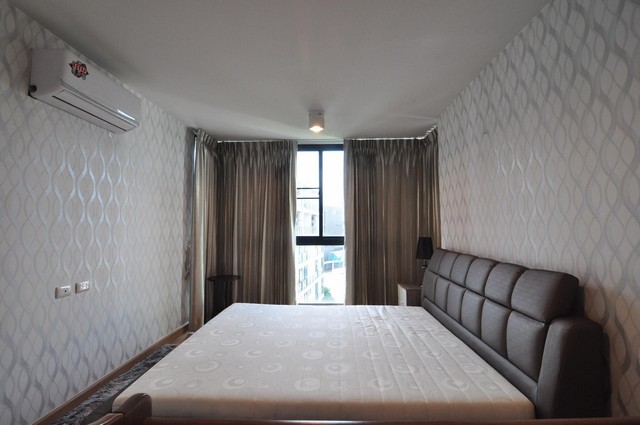 Bangkok Feliz calm beautiful room private pleasant BTS Phra Khanong